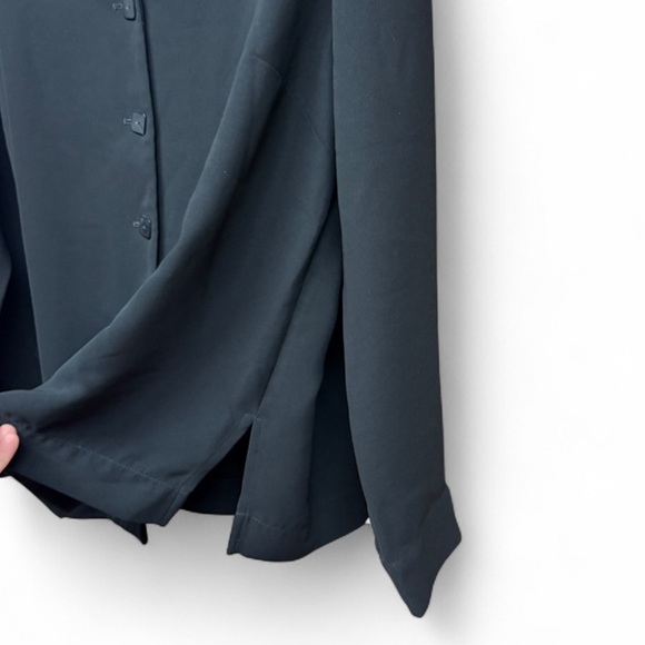 Y2K Vintage Liz Claiborne Button-Front Blouse with Shoulder Pads - Picture 4 of 9